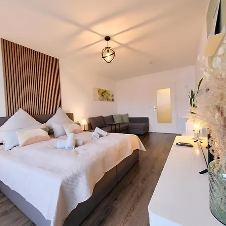 Charmantes In Messe-naehe Mit Parkplatz *